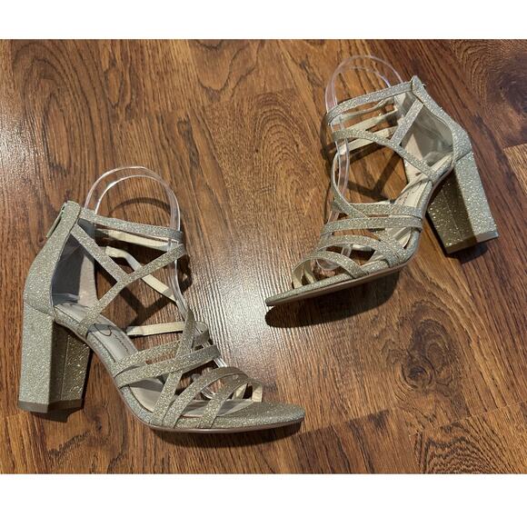 Jessica Simpson Women's Stassey Sandal Gold Glitter Size 7.5 Glam Evening Heels - Picture 1 of 11